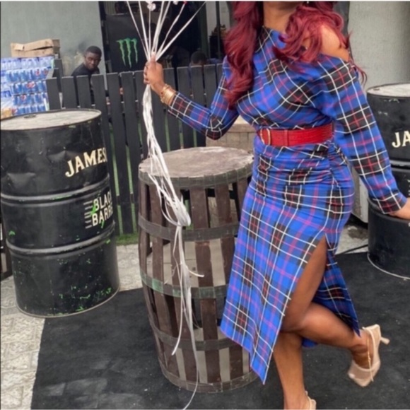 NWT ZARA Asymmetric Plaid Blue Top Size M  🦋Bloggers Favorite🦋 - Picture 13 of 16